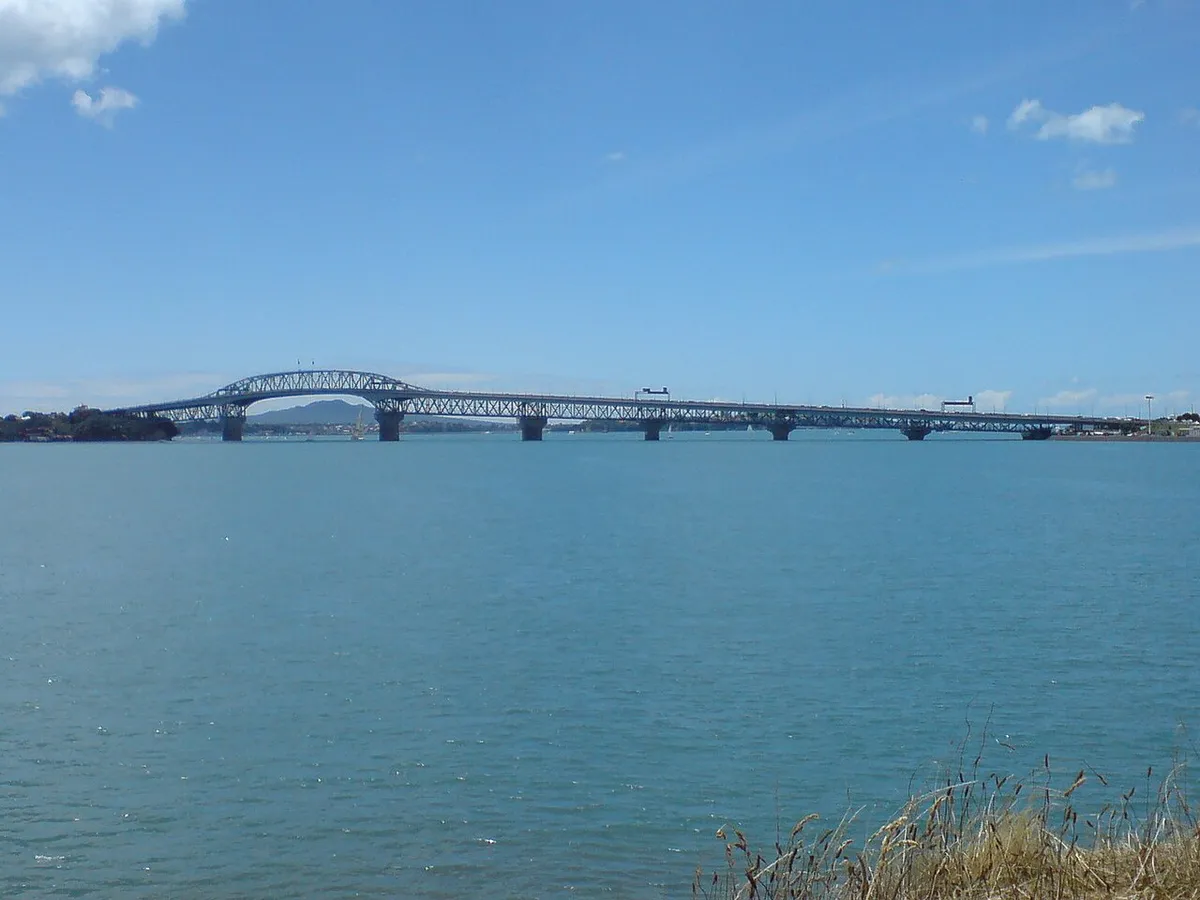 奥克兰海湾大桥实景图