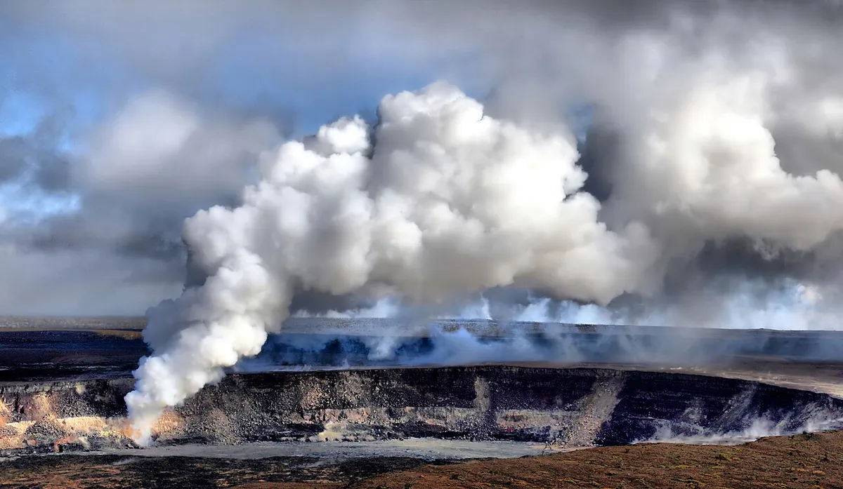 基拉韦厄火山实景图