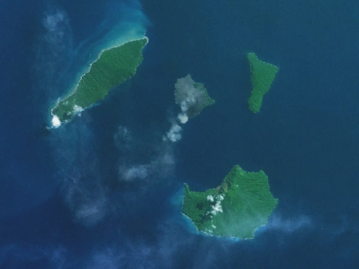 喀拉喀托火山实景图
