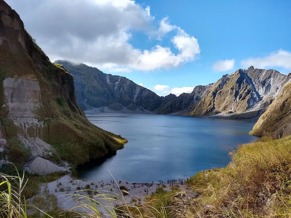 皮纳图博火山实景图