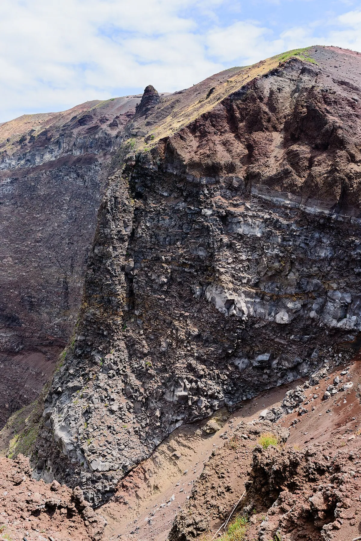 维苏威火山实景图