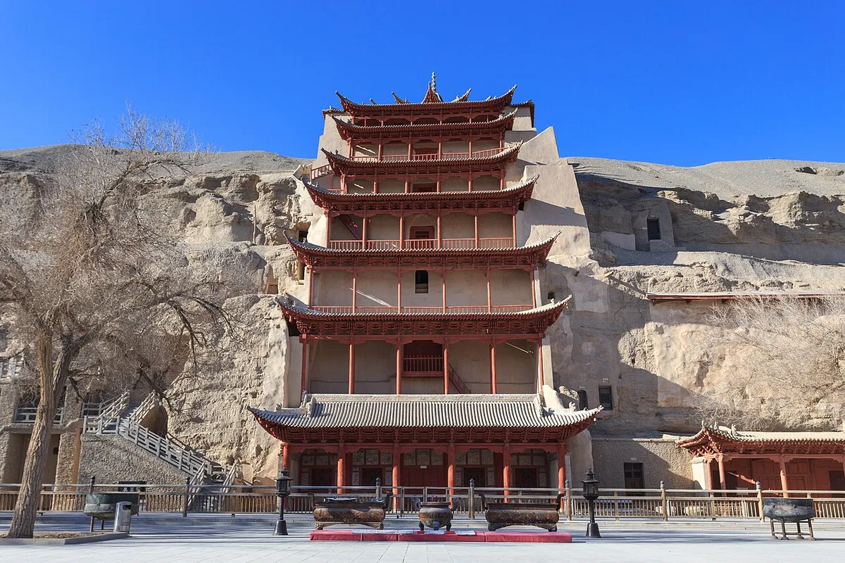 敦煌莫高窟世界遗产实景图